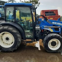  Trattore New Holland T4050 Deluxe cabina fissa Machineryscanner